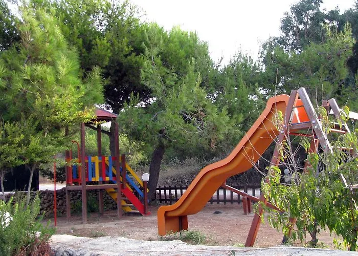 Remetzo Village Hotell 4*